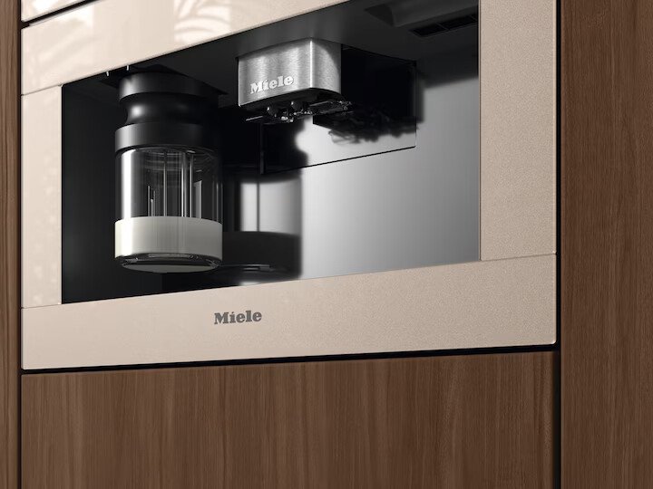 Встраиваемая кофемашина с опцией DirectWater Miele CVA 7845 бежевый перламутровый